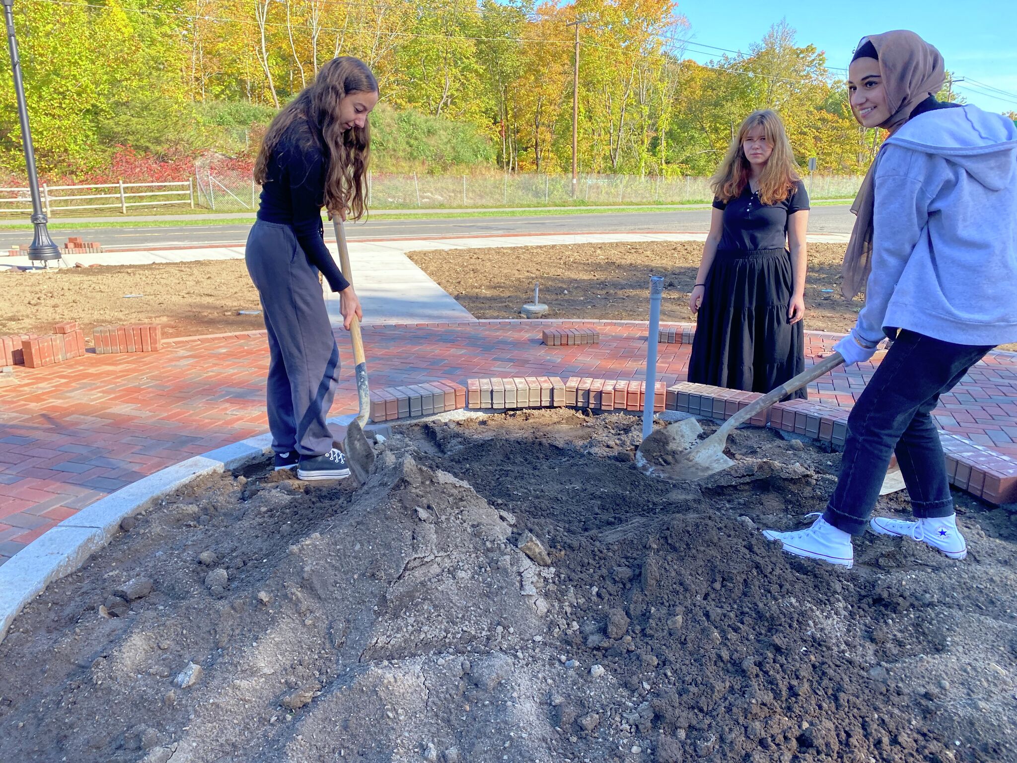 Brookfield students bury time capsule of 2022 mementos