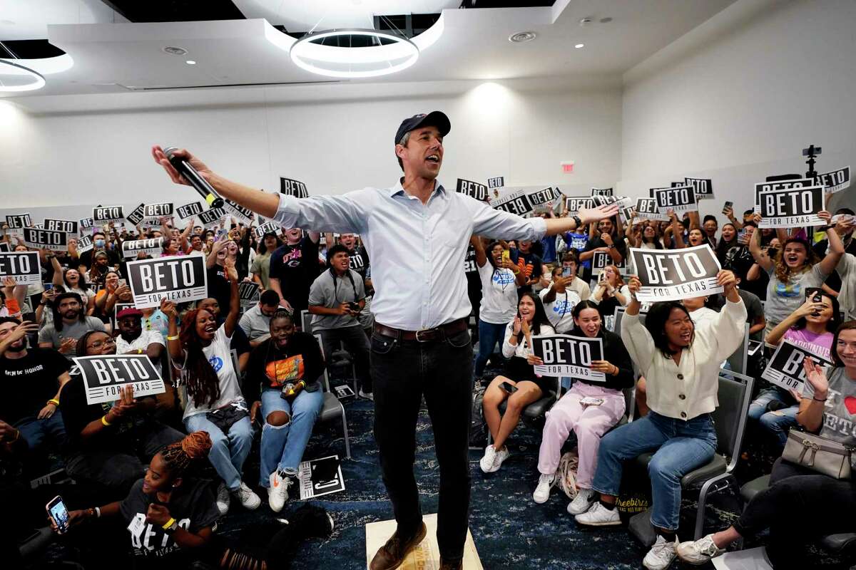 Story photo for Student supporter photo-bombs Beto O'Rourke with explicit T-shirt