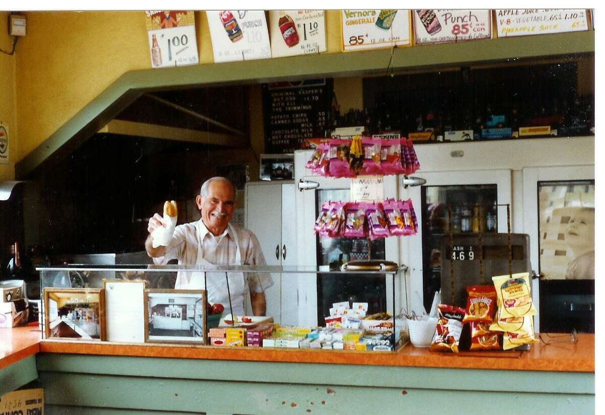 Photo of the Original Kasper’s hot dog stand on Telegraph Avenue taken in the 1980s.