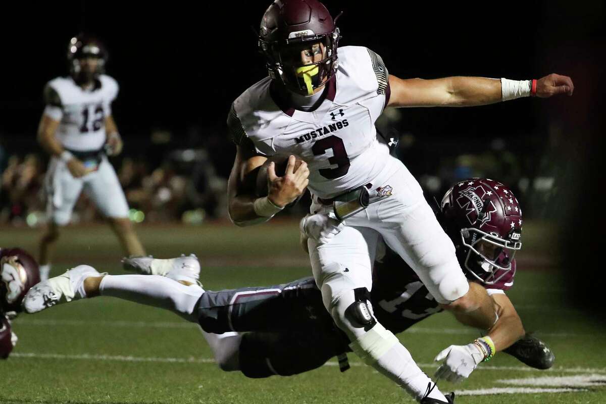 Story photo for Magnolia West RB Kai Aroca shakes off a major injury, has a big game in his return.