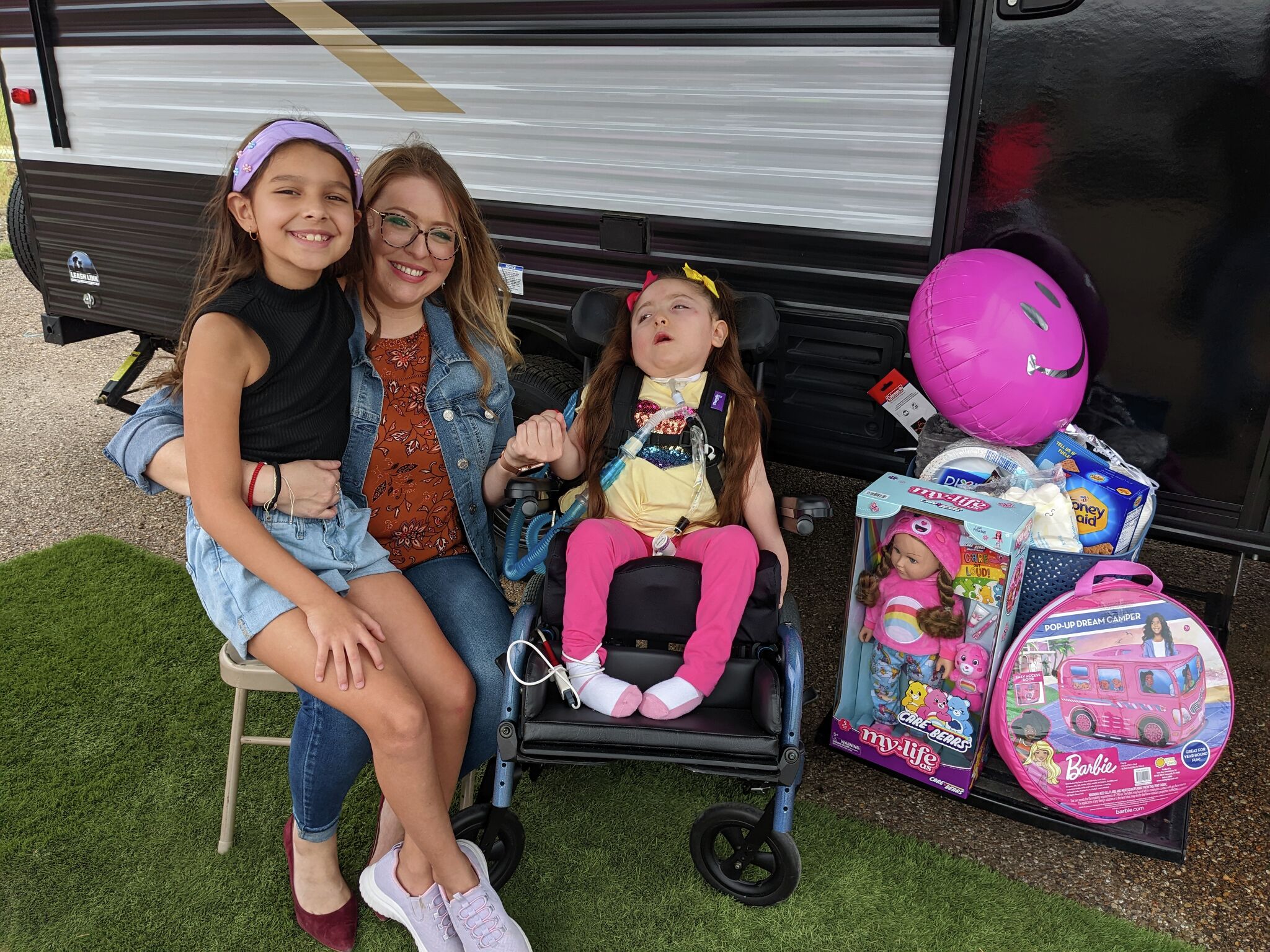 Family Granted RV By Make A Wish Foundation And Ron Hoover RV Marine Family Granted RV By Make A Wish Foundation And Ron Hoover RV Marine