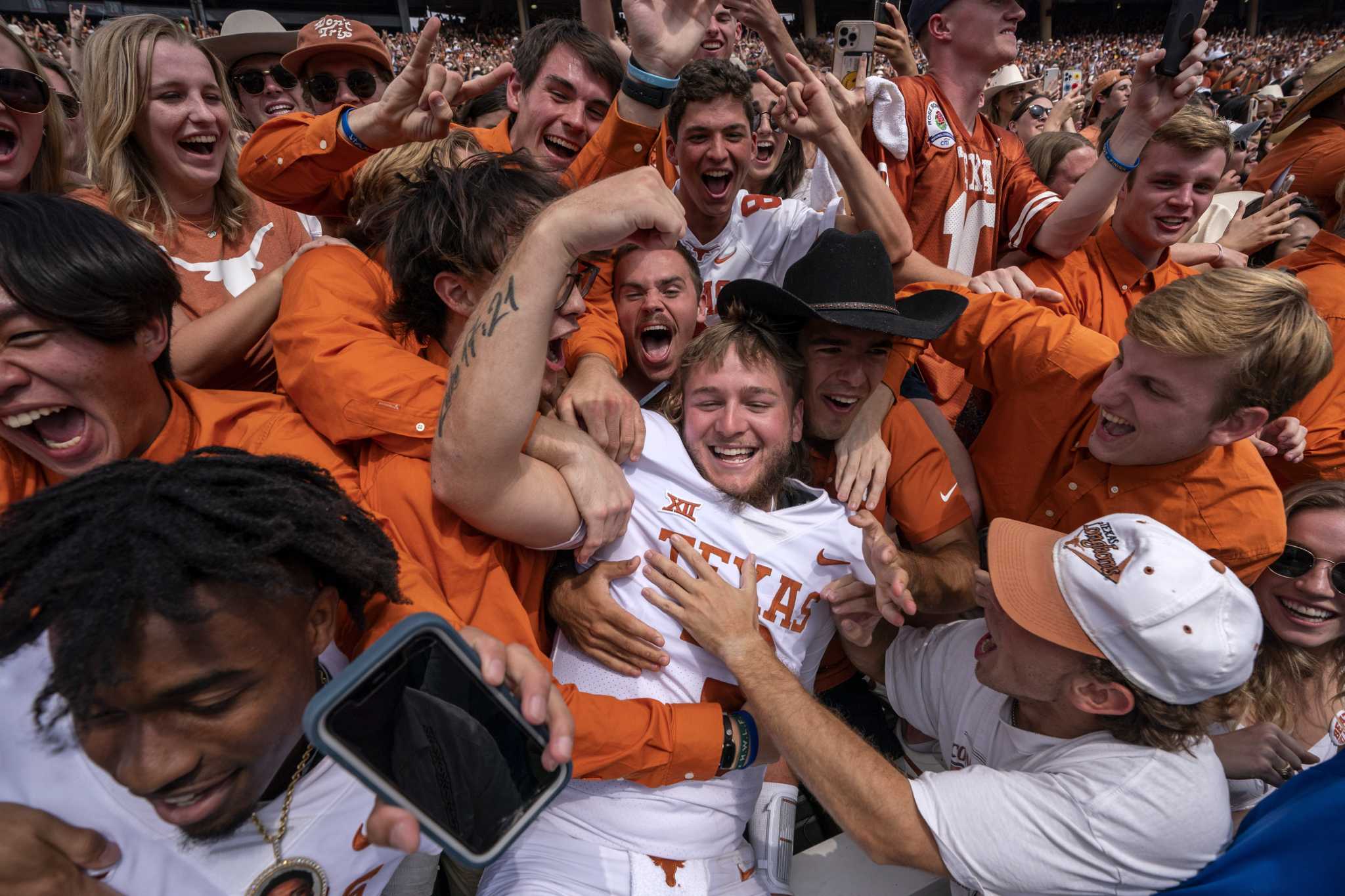 Texas baseball takes on the Oklahoma Sooners in rivalry game