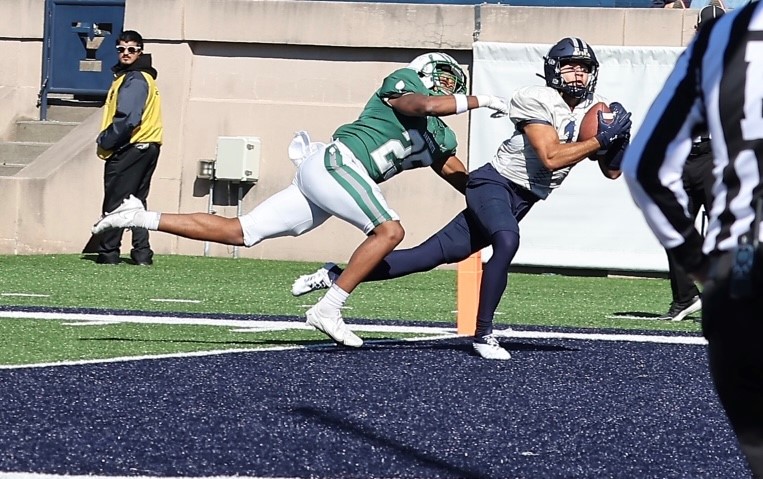 Yale football beats Dartmouth for first time since 2016