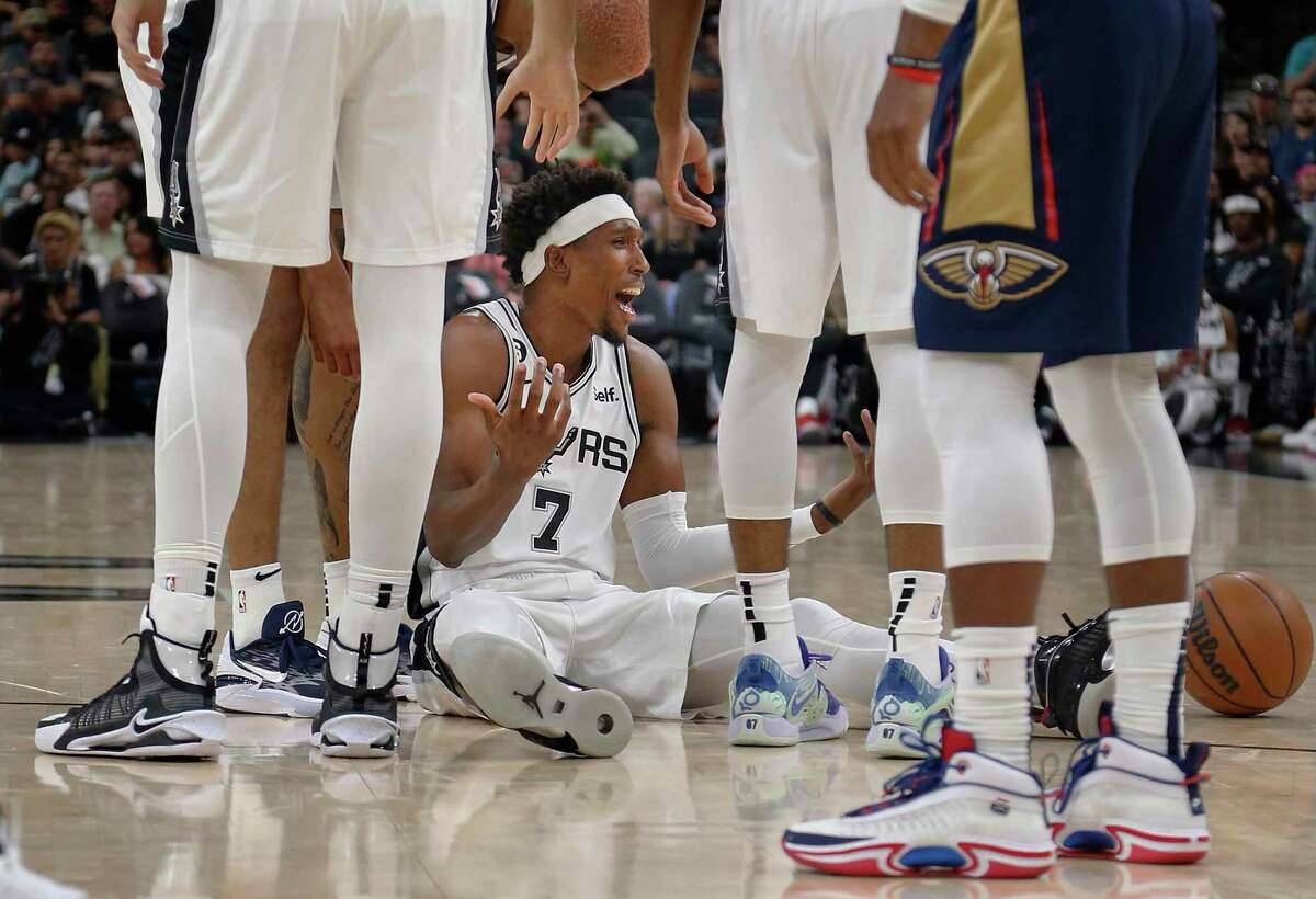 San Antonio Spurs Josh Richardson (7) reacts to the New Orleans Pelicans bench after he was fouled on Sunday, Oct.9,2022. New Orleans Pelicans defeated the San Antonio Spurs 111-97.