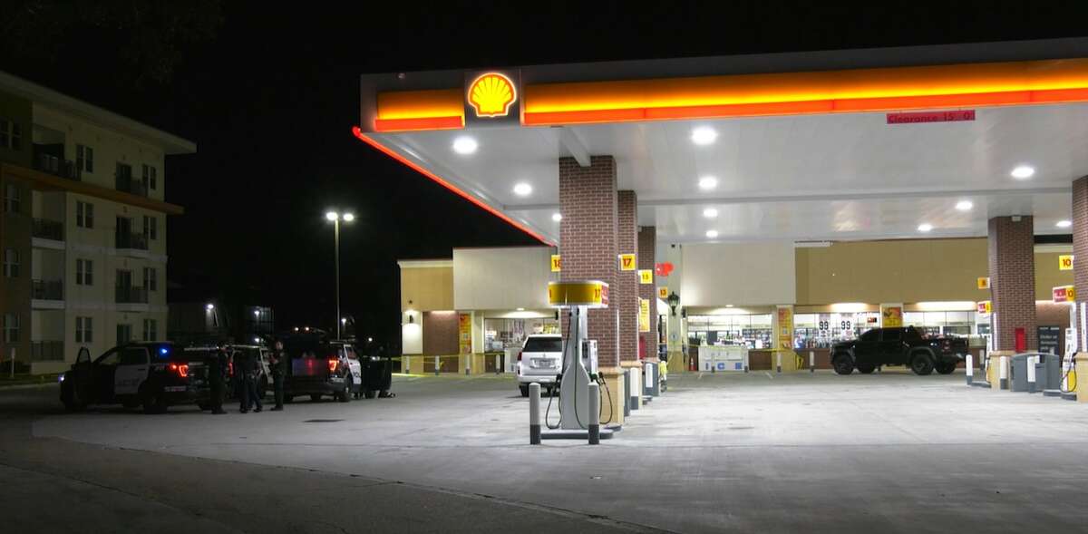 Houston Police Department responded to a fatal shooting at a Shell gas station involving an off duty security guard. 