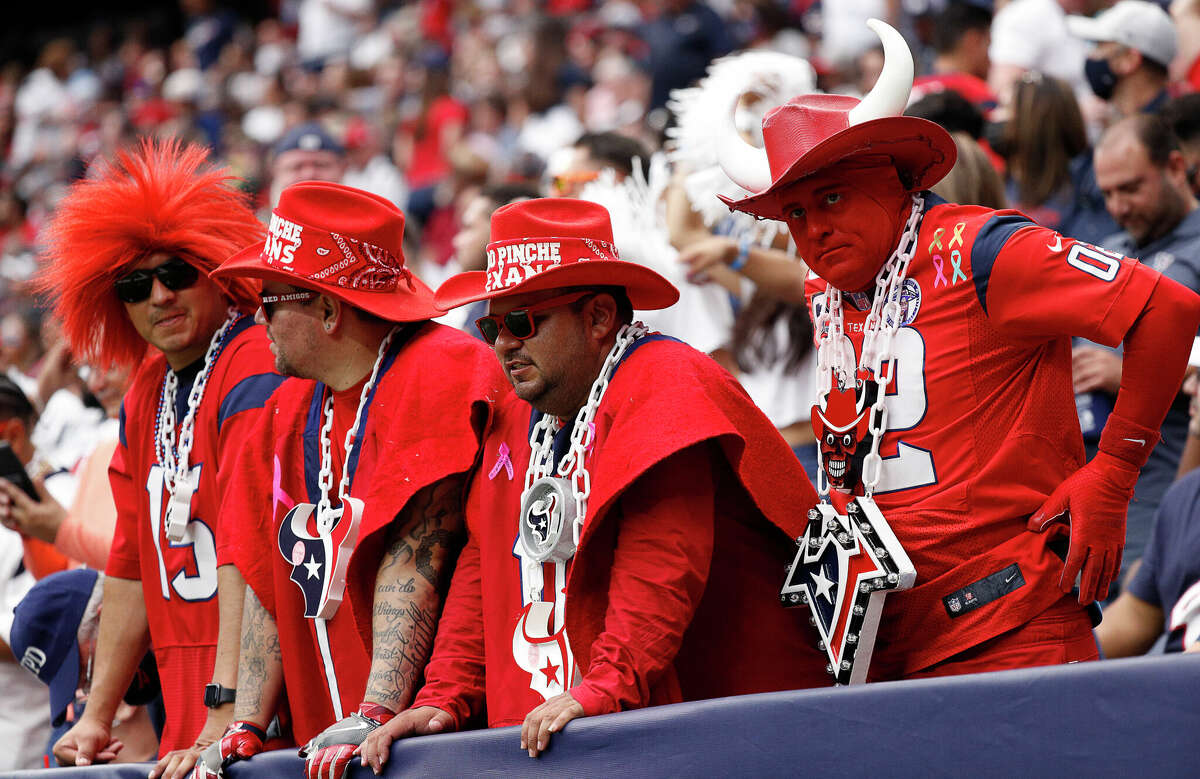 Solomon: What to wear? What to wear? Texans fans lack appealing