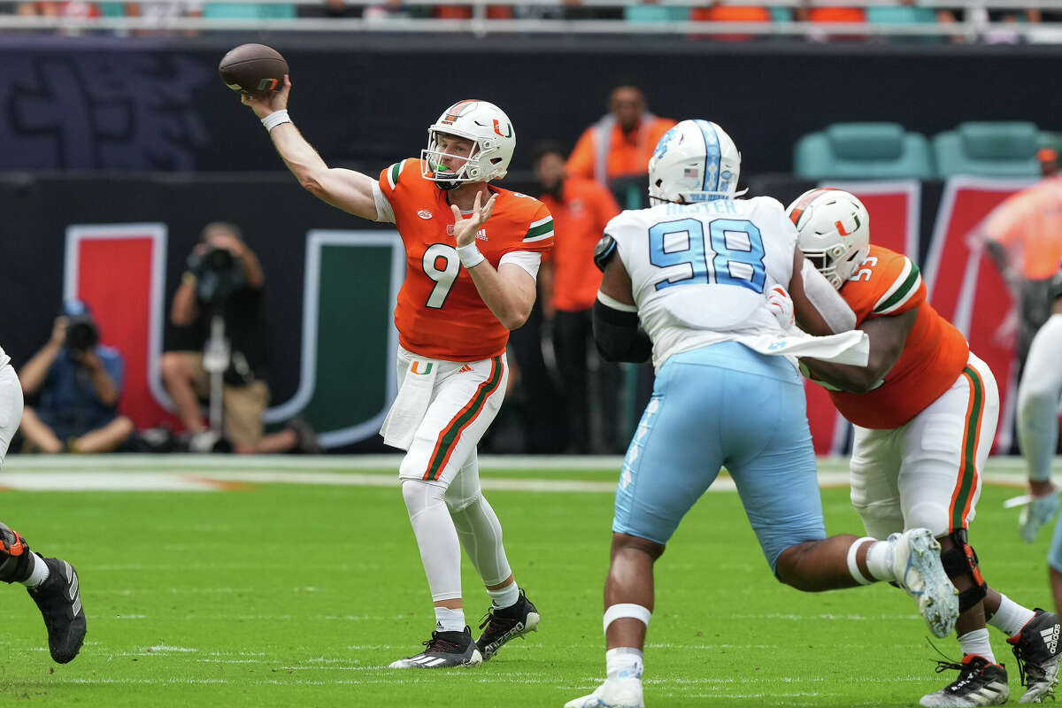 Tyler Van Dyke throws a TD on his first pass of the game, Miami beats Miami