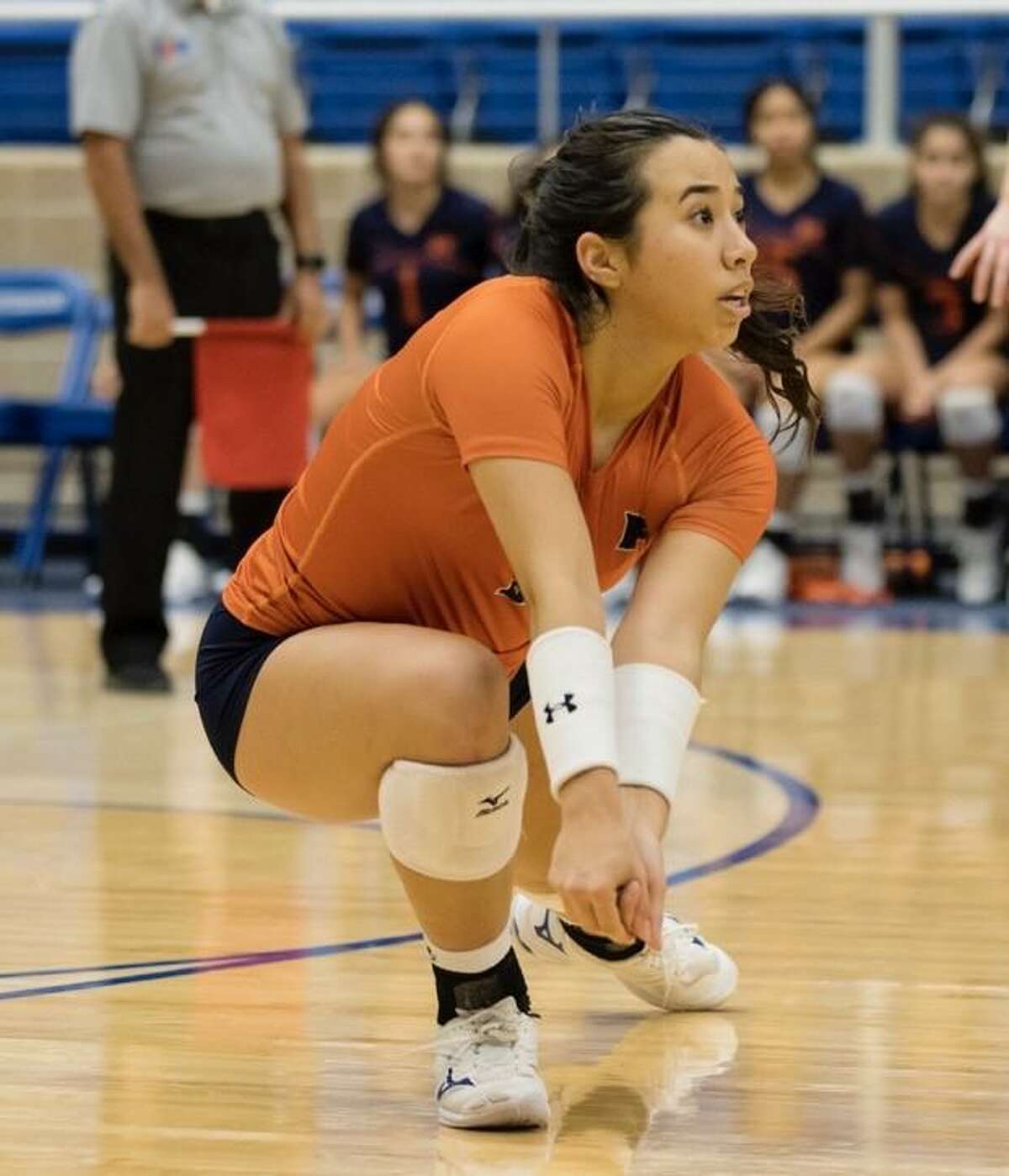 Lola Davila combined for 75 digs in four-set victories over Madison and Johnson.