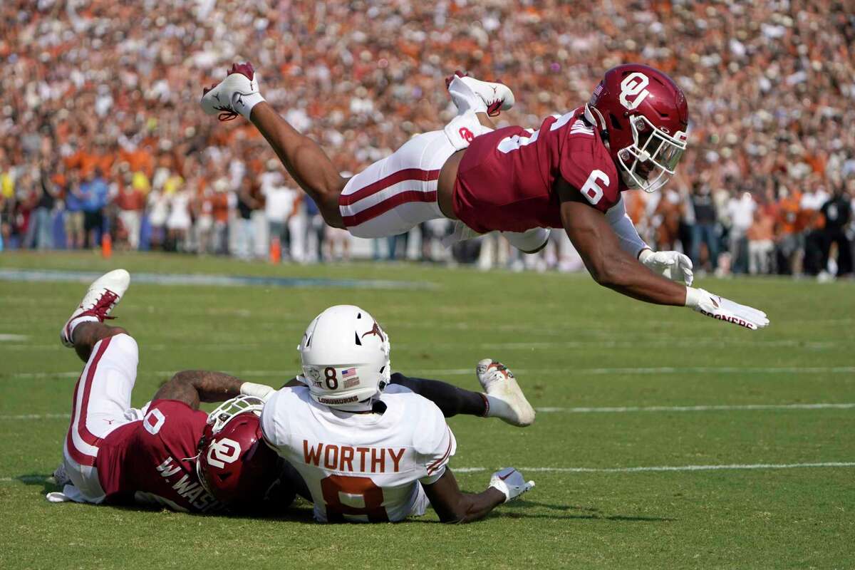 Wide receivers' blocking has been a key to Texas' offensive success