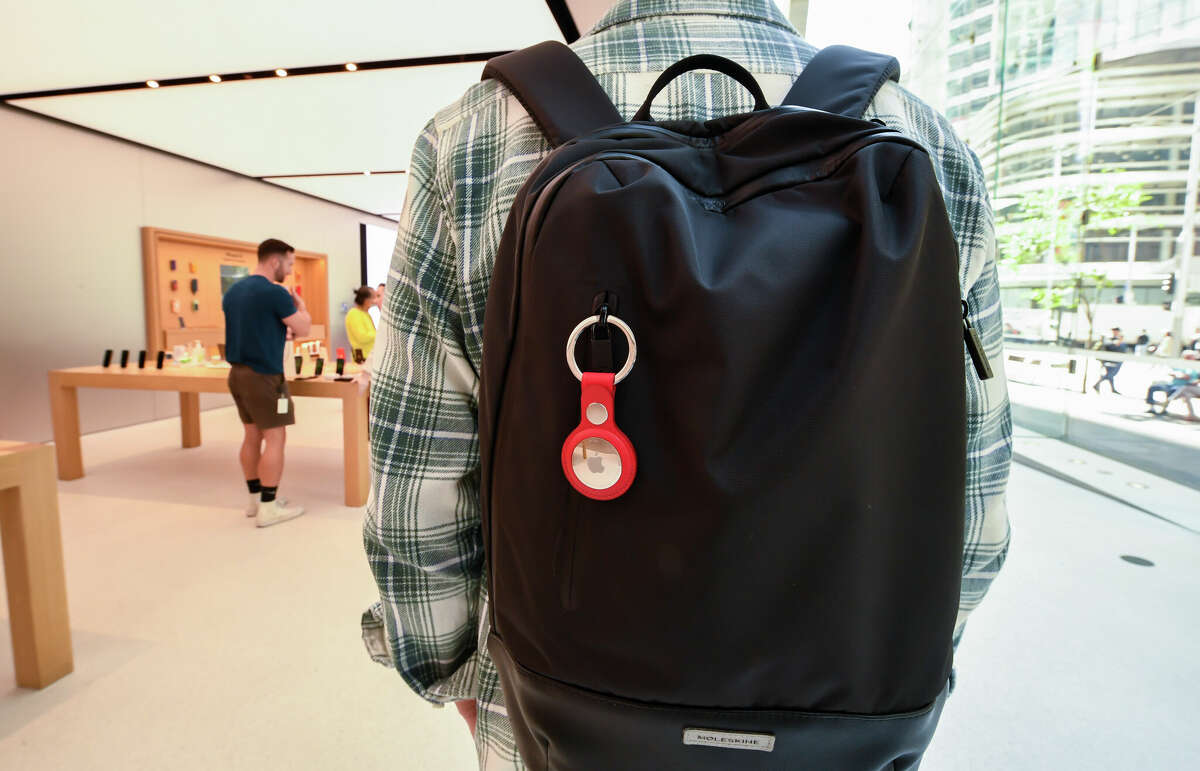 A key ring containing an AirTag attached to a bag in Sydney, Australia in April 2021.