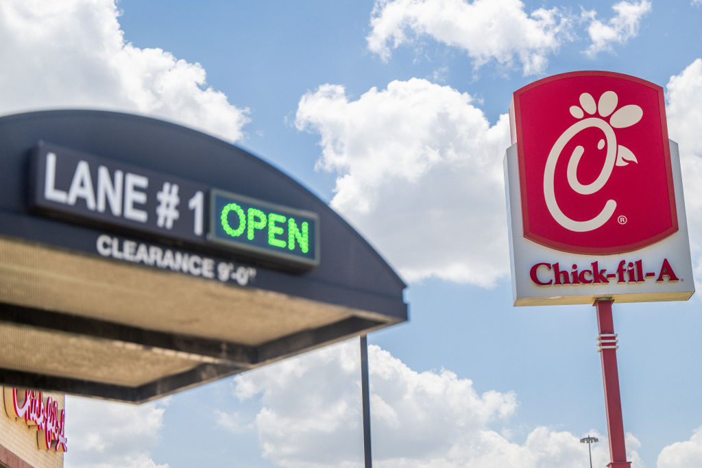 Chick-fil-A drive-thrus outperform against McDonald's, Wendy's, and other  major rivals, study says