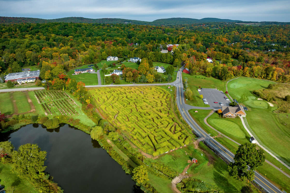 CT corn maze: Making a Ben Franklin maze at Lyman Orchards