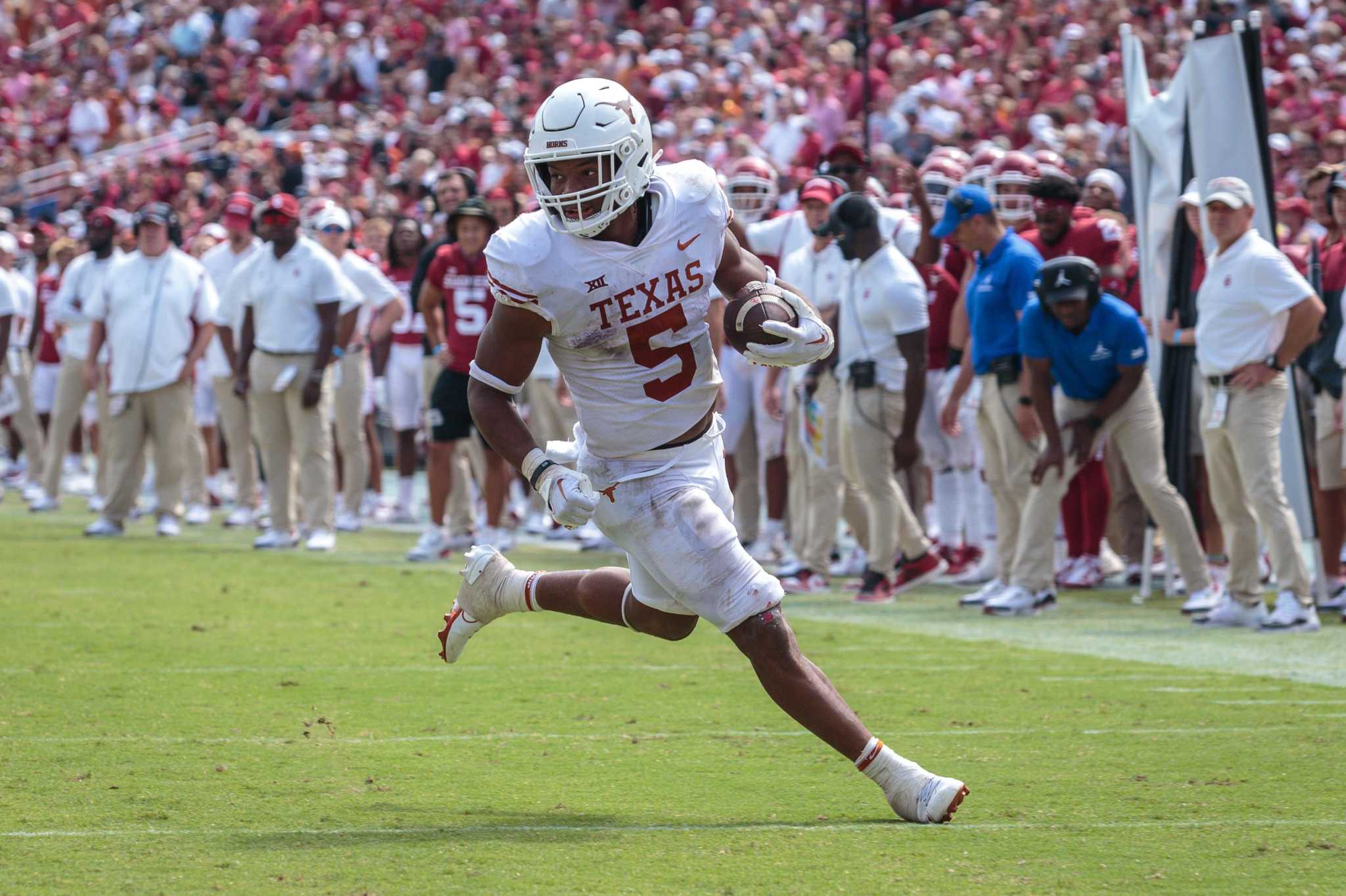 Texas Football: Bijan Robinson wins Big 12 Newcomer of the Week