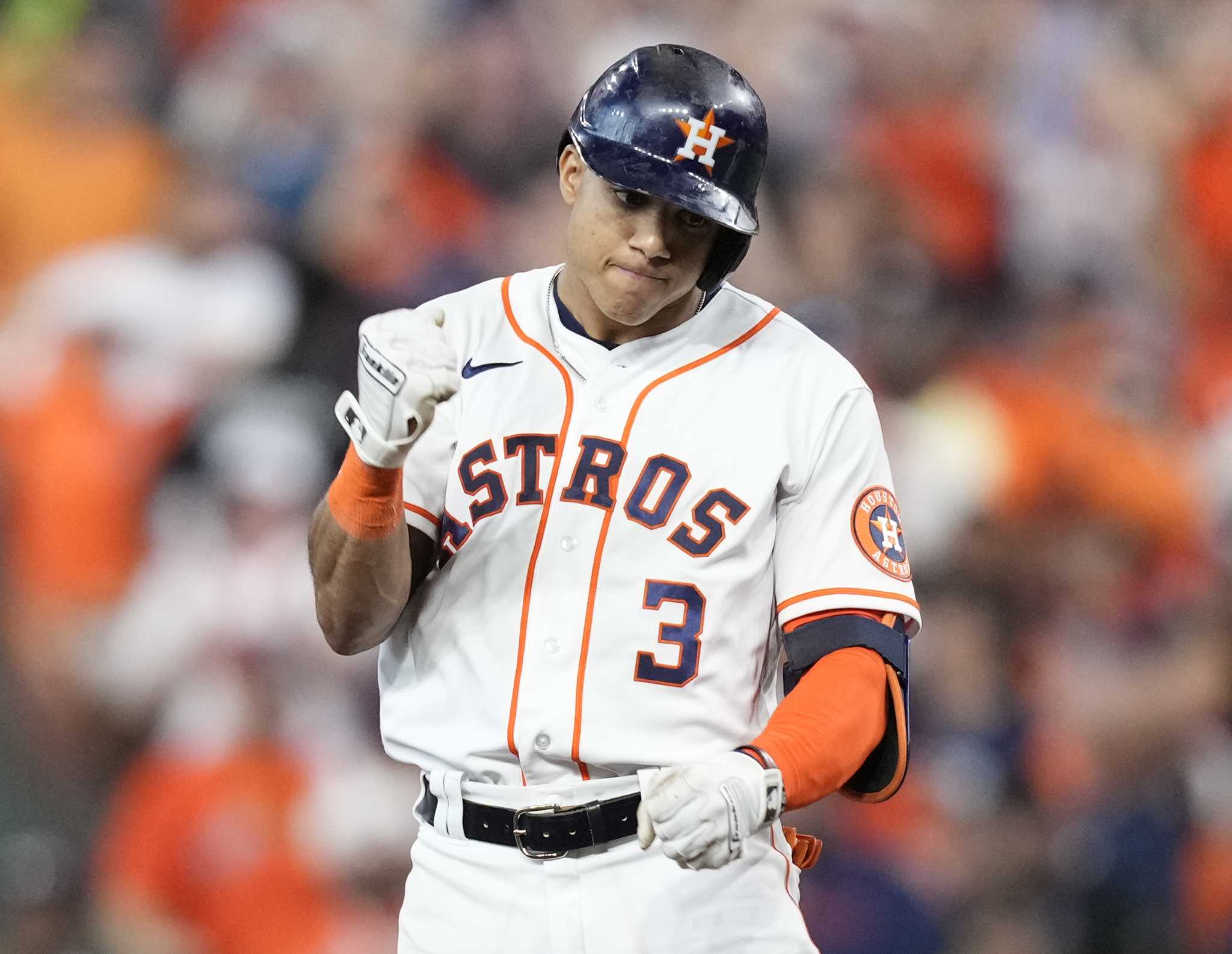 Houston Astros: The brief convo between Jeremy Peña, Carlos Correa