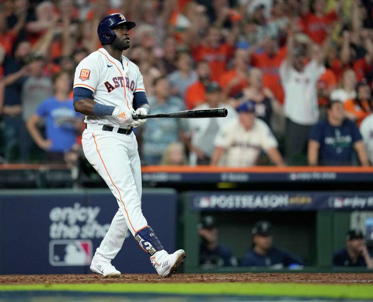 Astros' Yordan Alvarez's parents watched him play in-person in playoffs for  first time, mom brought 
