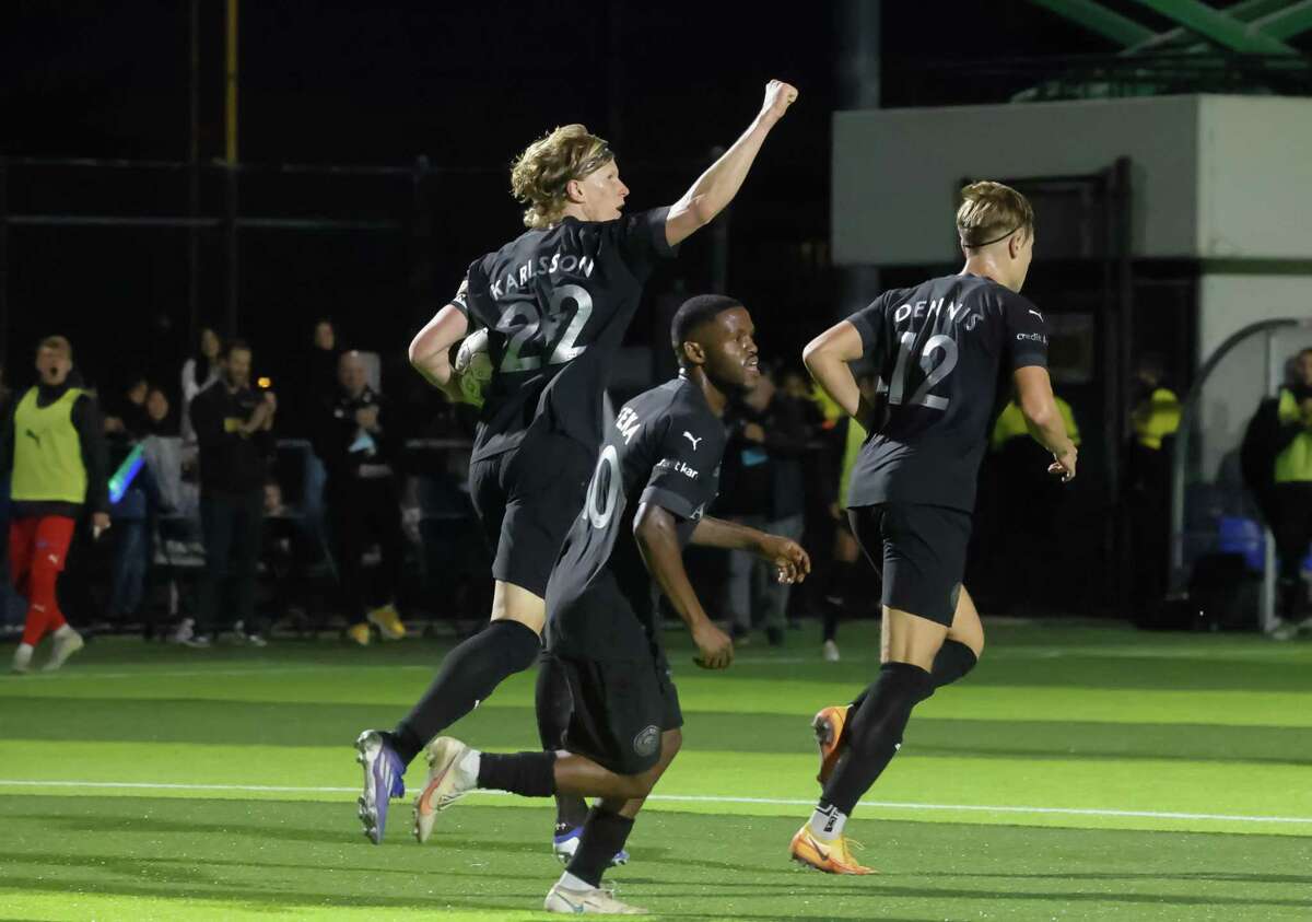 How Roots SC is a haven for Oakland’s downtrodden sports fans