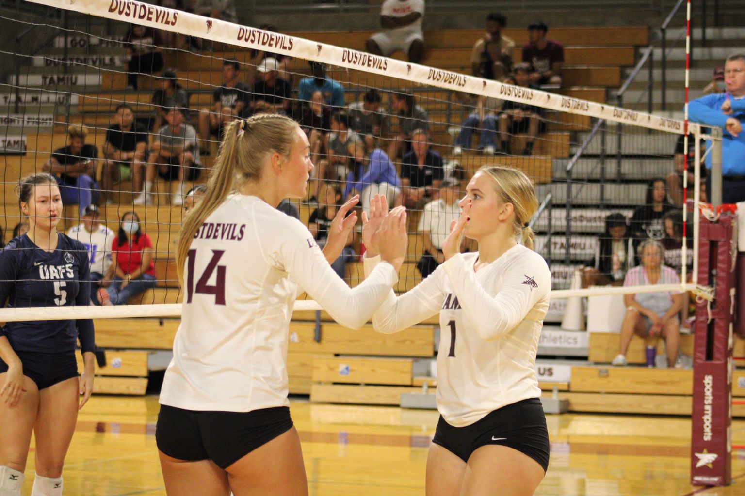 TAMIU volleyball looks to bounce back this weekend