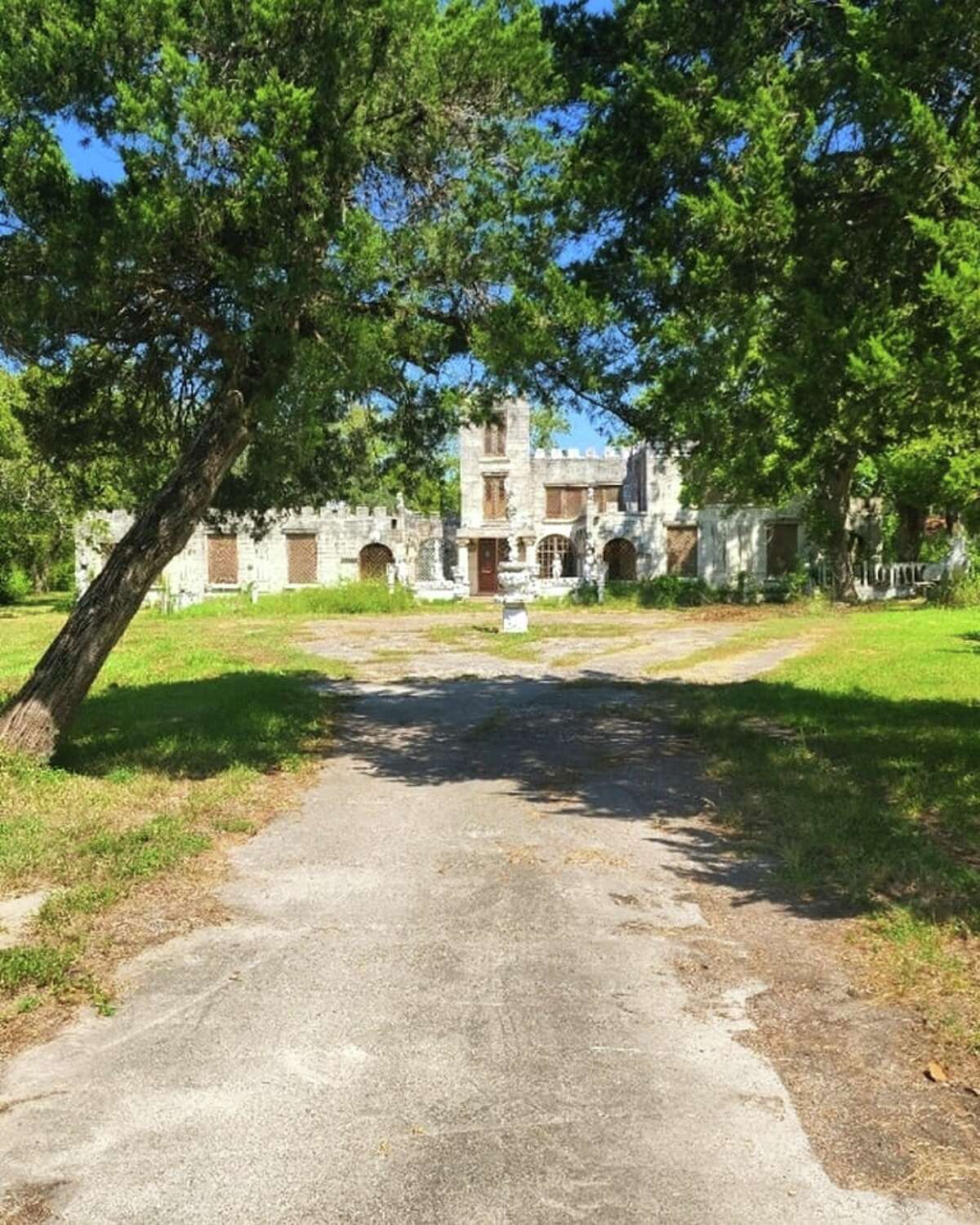 Houston couple on mission to save 1930s castle in Santa Fe, Texas