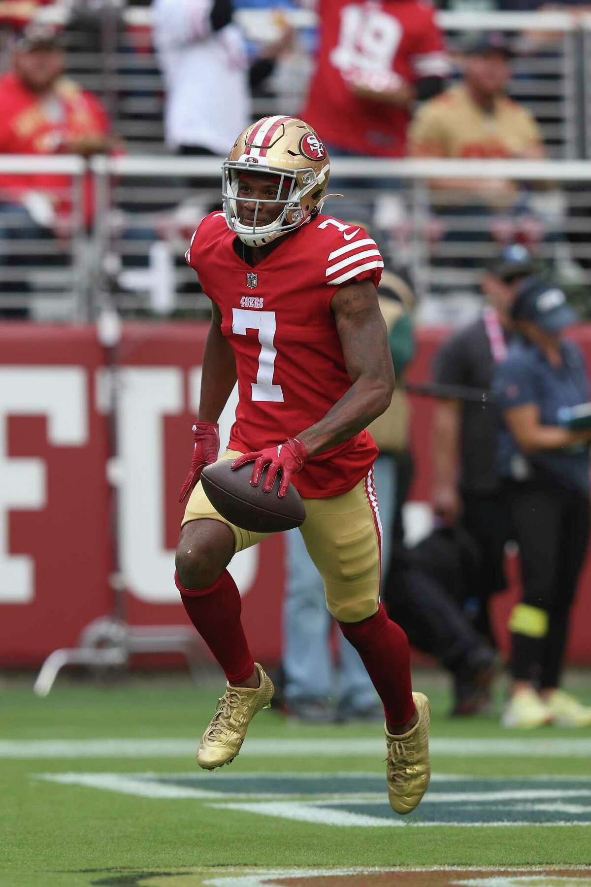 San Francisco 49ers cornerback Charvarius Ward (7) celebrates after catching an interception during an NFL football game against the Seattle Seahawks, Sunday, Sept. 18, 2022 in Santa Clara, Calif. (AP Photo/Lachlan Cunningham)