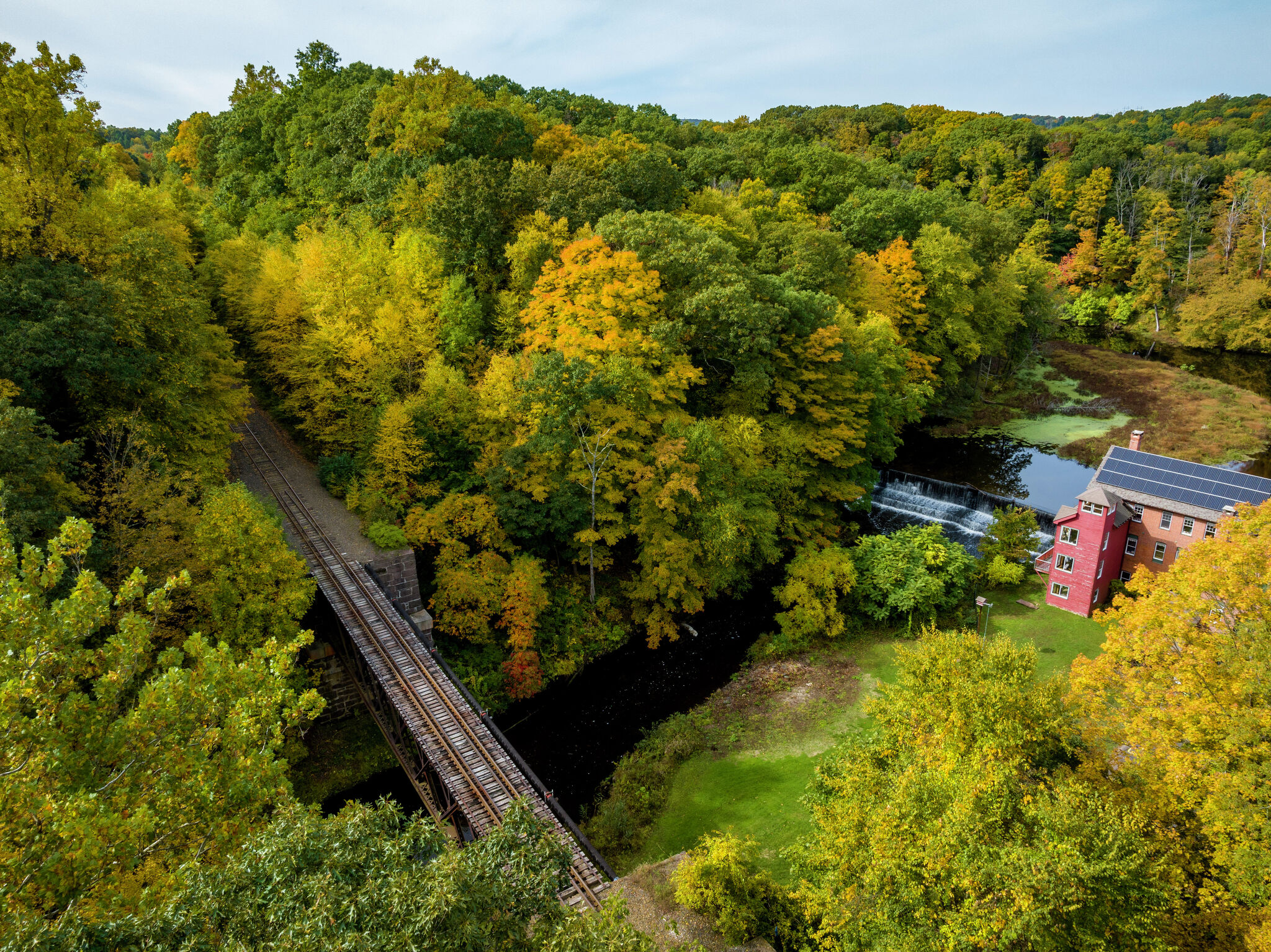 7 Scenic Drives In Connecticut To View Fall Foliage