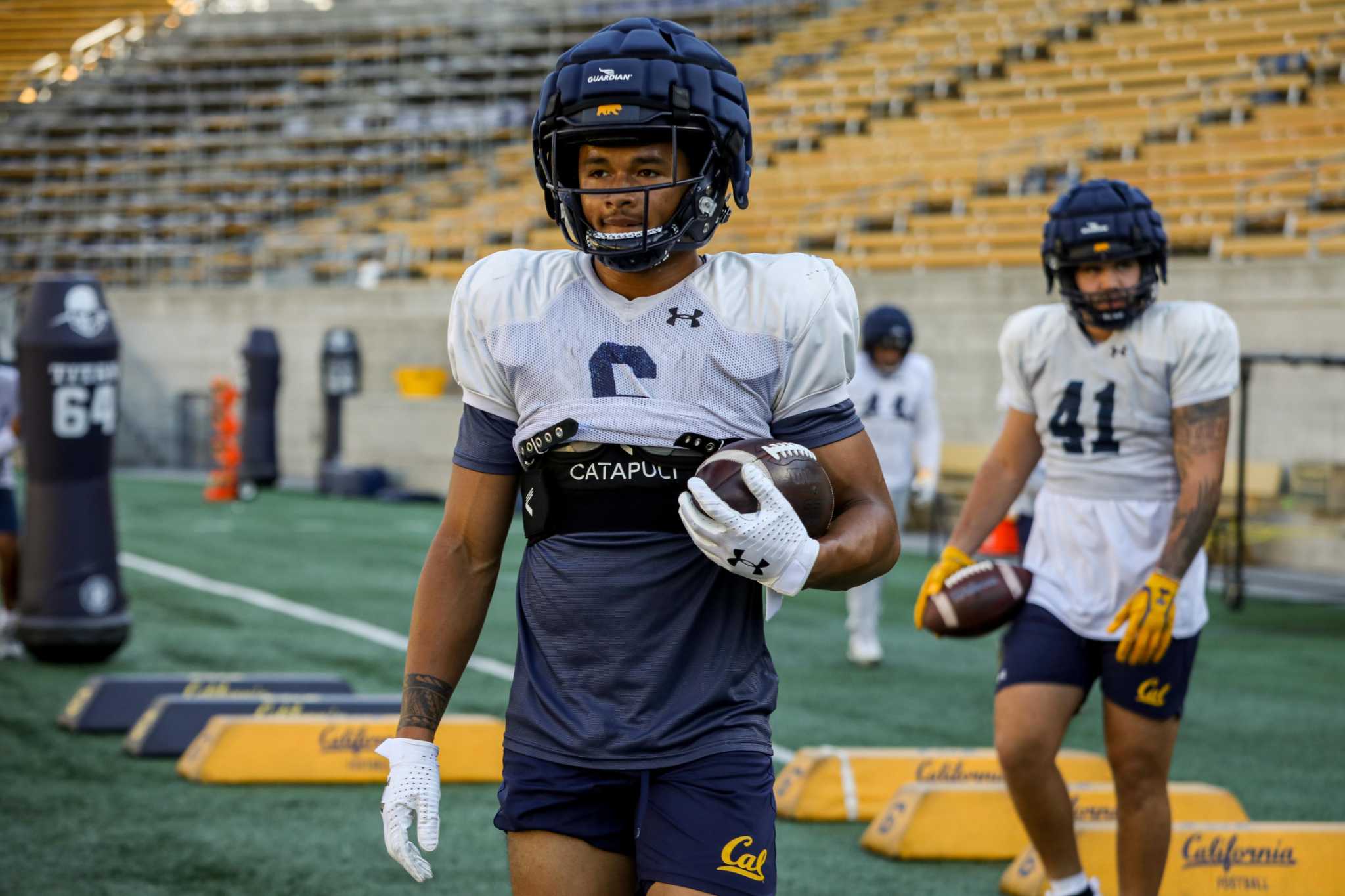 Marshawn Lynch scores a touchdown in Cal spring game 