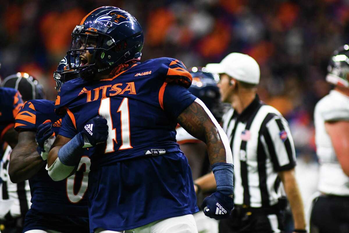 Defensive lineman Nick Booker-Brown and UTSA will try to improve to 4-0 in Conference USA.