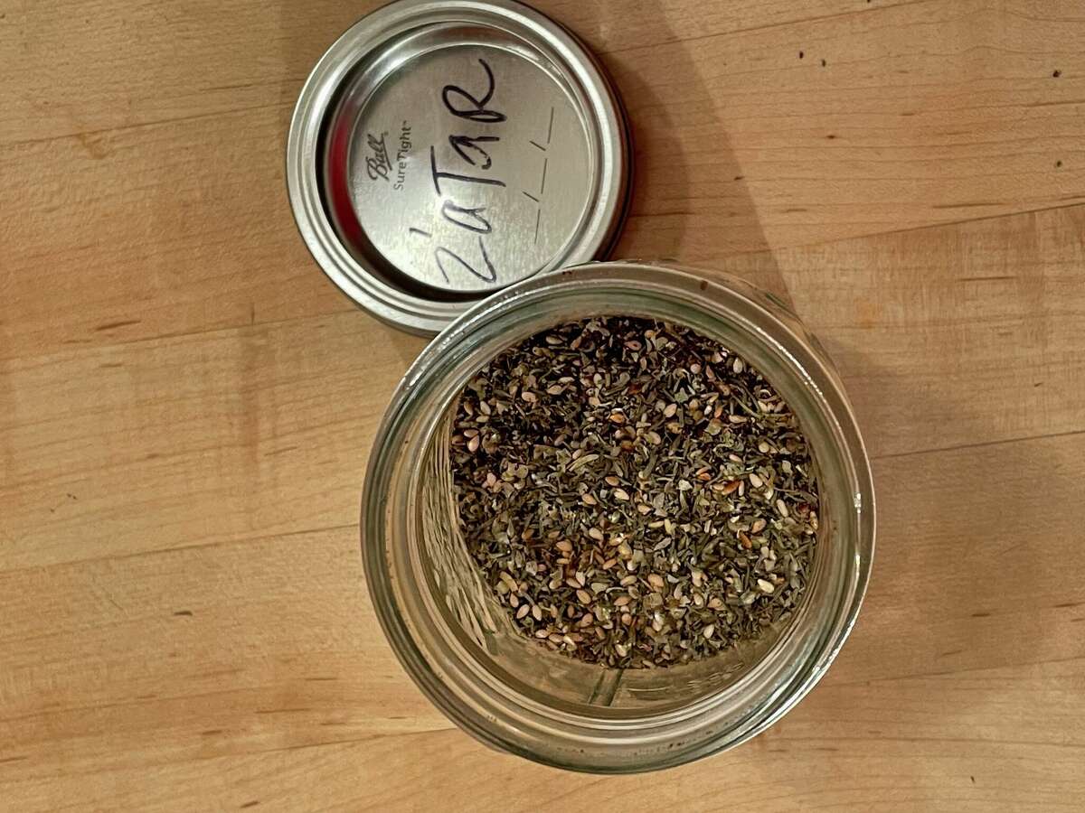 Za'atar spice blend to make at home, enjoy with chicken, hash