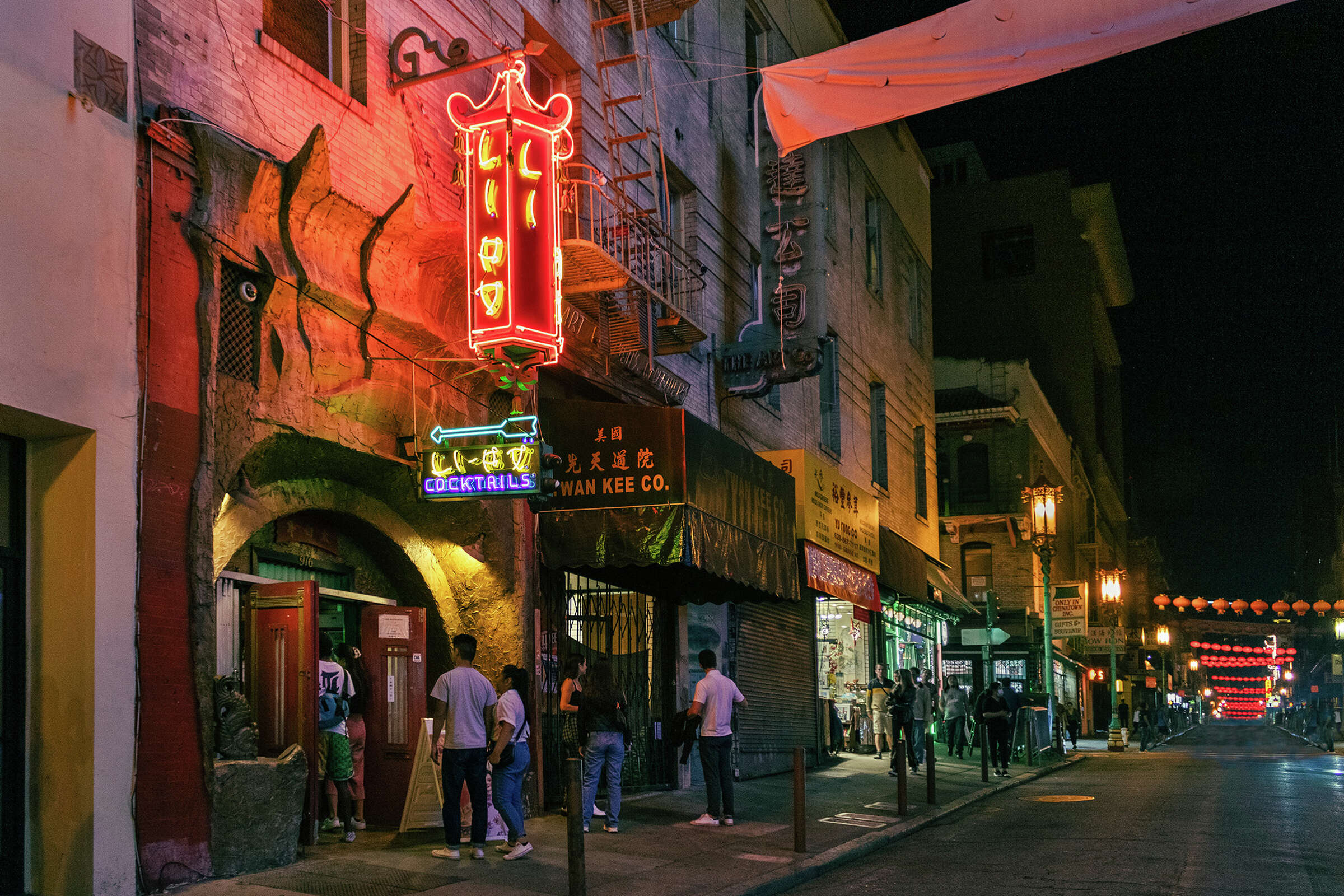 San Francisco Chinatowns Perfect 85 Year Old Dive Bar 4976