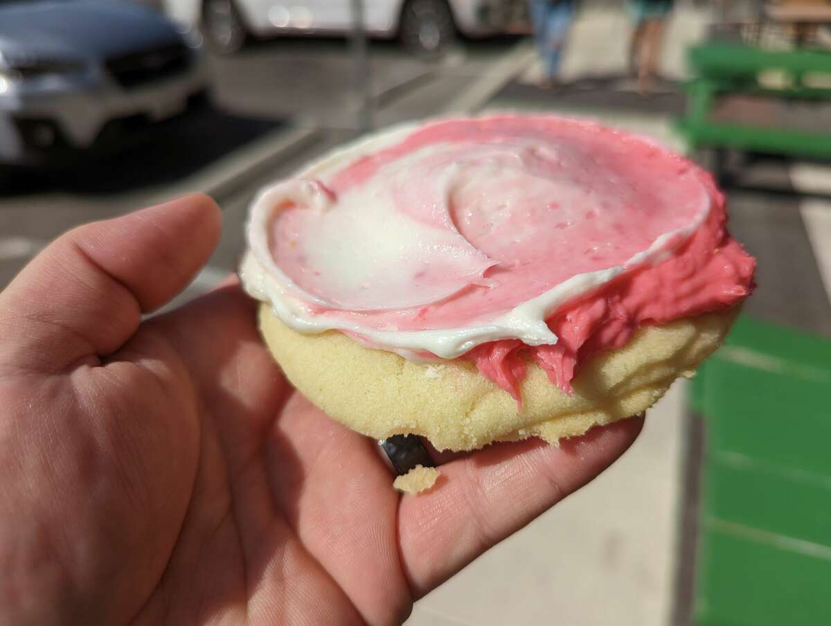 Crumbl Cookies sells a Raspberry Lemonade cookies featuring a house-made raspberry jam.