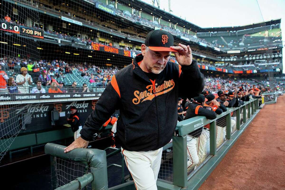 Former Giants manager Bruce Bochy meets with Rangers about job opening