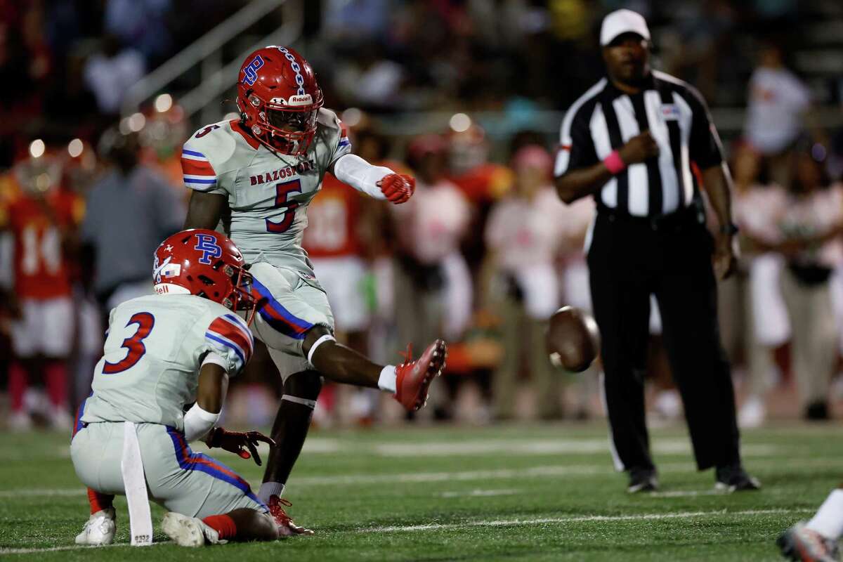 stafford-spartans-score-late-to-edge-brazosport-exporters