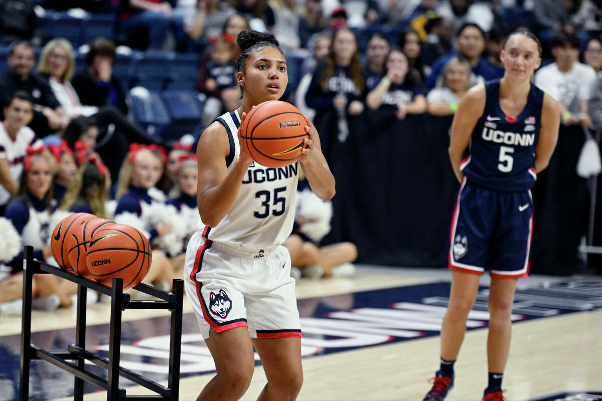 UConn women's basketball team holds first practice