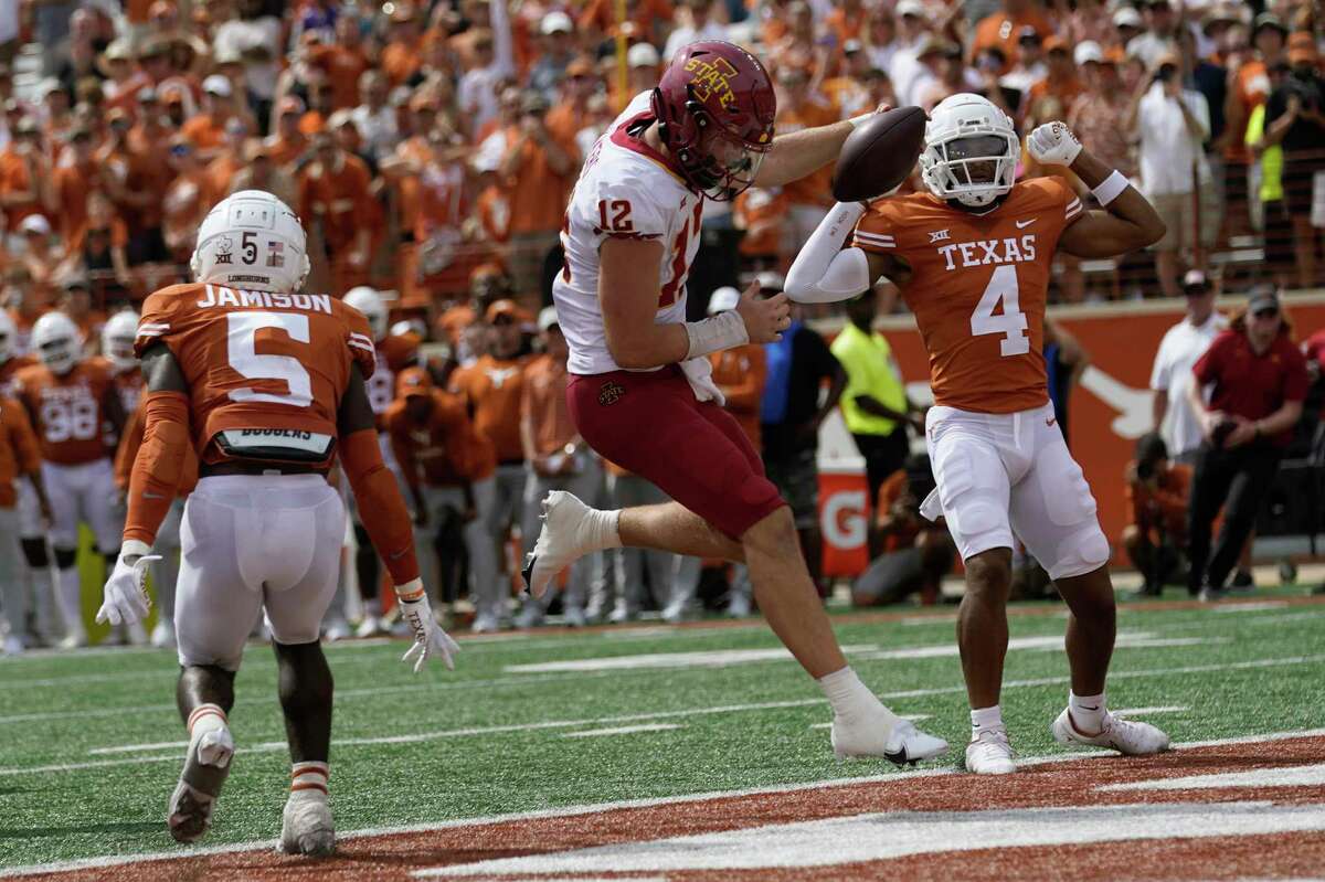 The Longhorns had a breakdown on third down and let Iowa State quarterback Hunter Dekkers score.