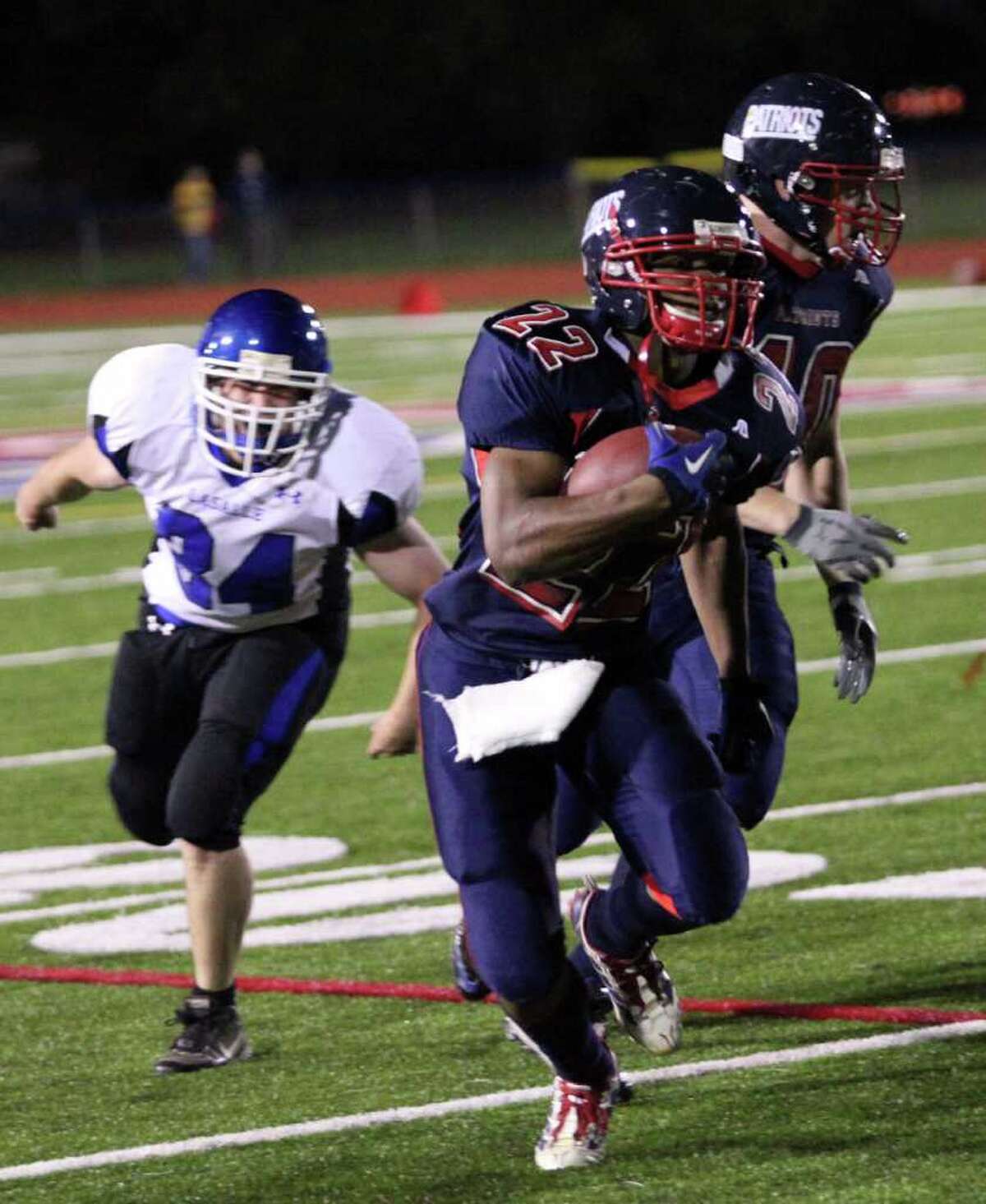 Pitts runs over La Salle