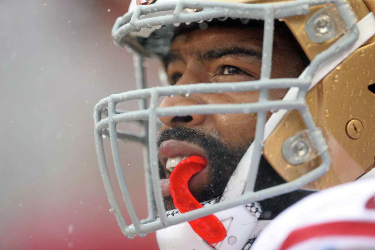 49ers' Trent Williams injured vs. Broncos