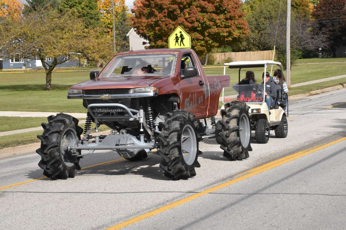 Barryton, Michigan Festival brings costume parade to downtown