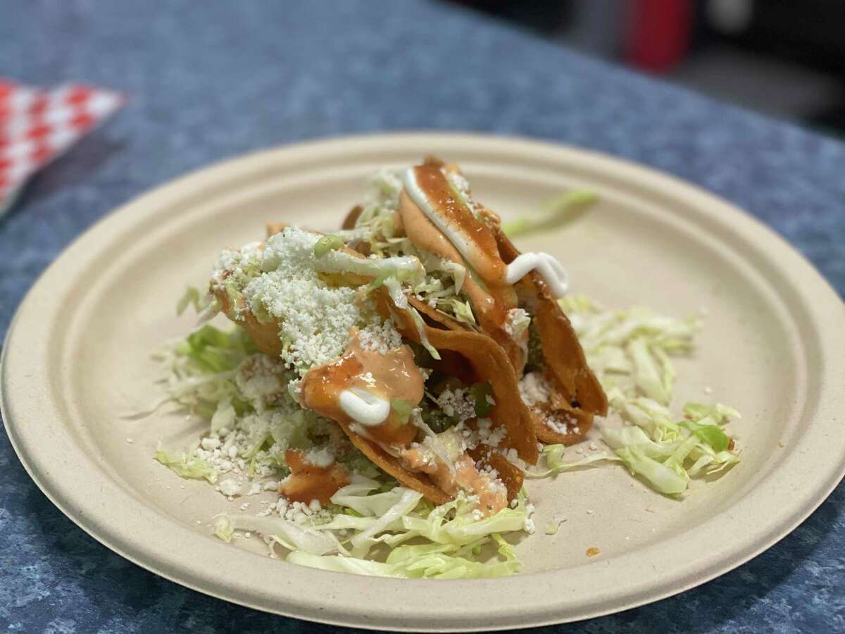 I tacos di patate croccanti erano un piatto popolare al Cafe Lane 33.