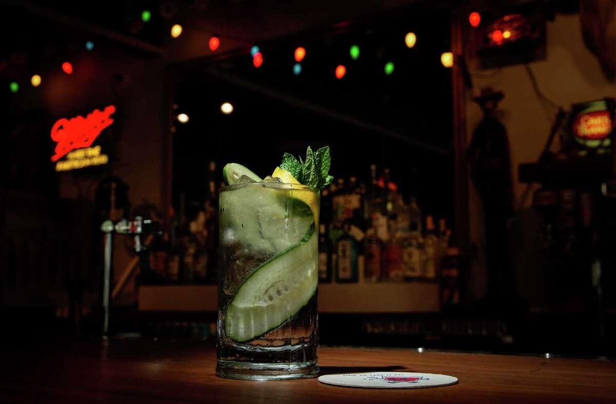 Gin and tonic at EZ's Liquor Lounge in Houston.