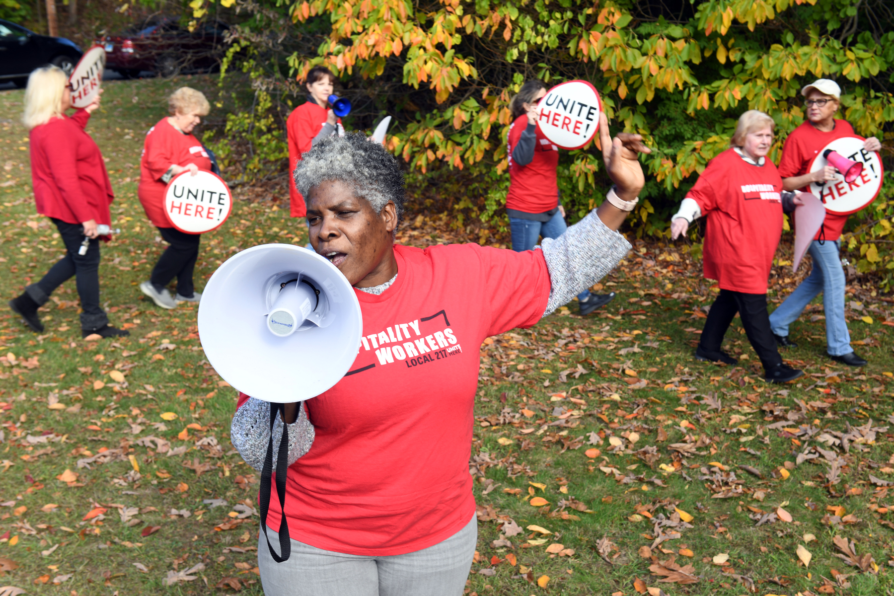 Shelton school cafeteria workers protest wages, work conditions