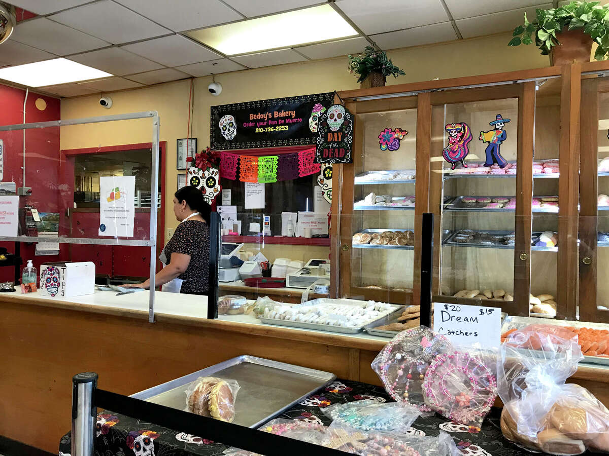 Bedoy Bakery está ubicada en 803 W. Hildebrand Ave.