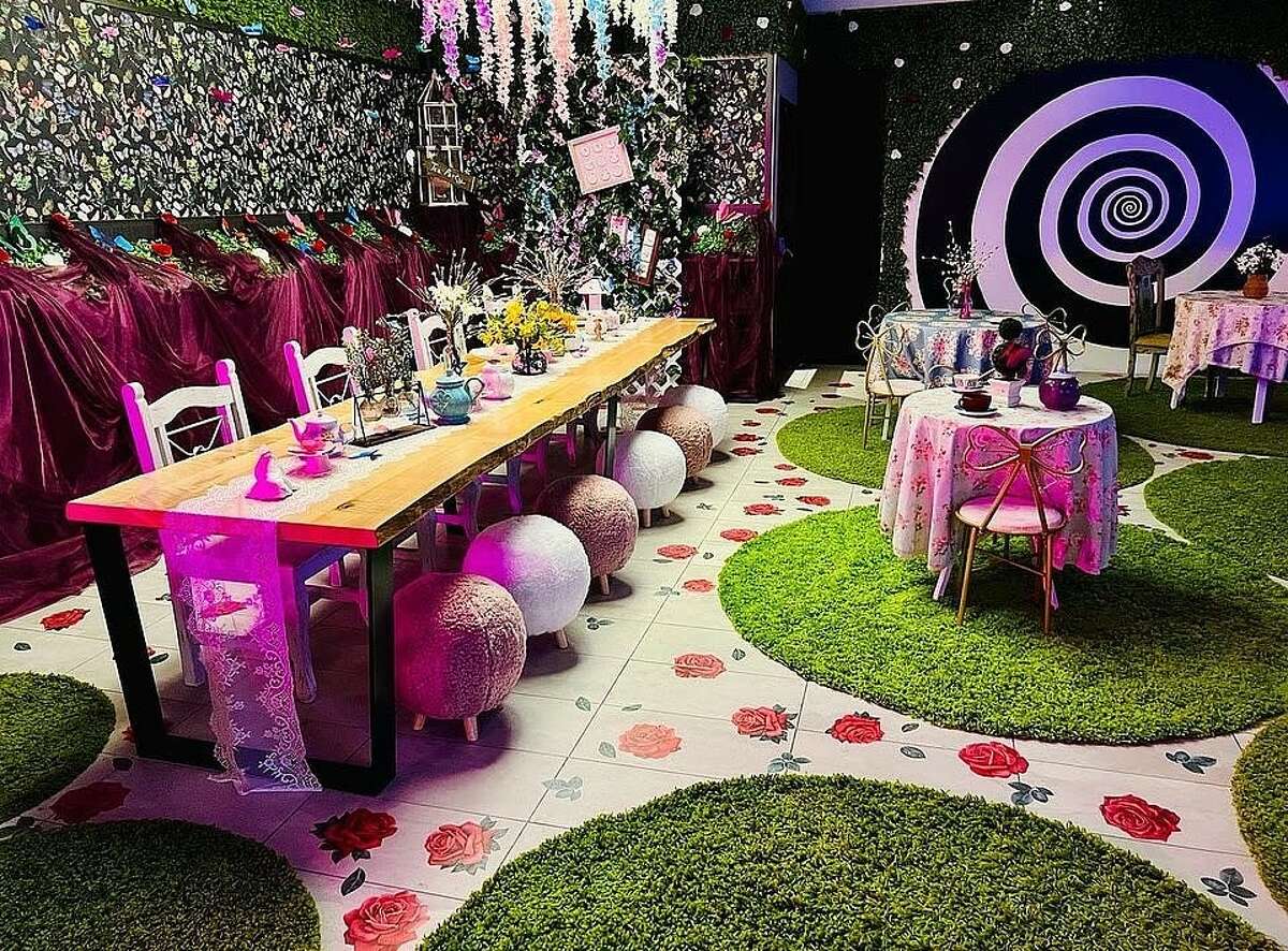 alice in wonderland themed restaurant