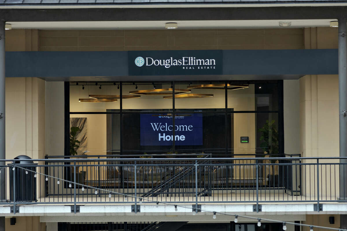 Douglas Elliman Realty announced the opening of its newest office at 2800 Kirby Drive in Houston. 