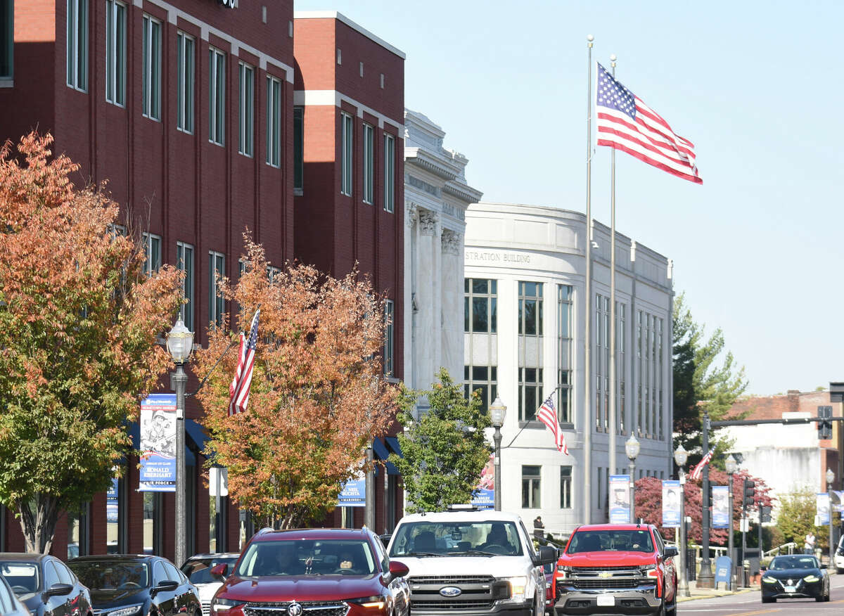 Fall showing its true colors in downtown Edwardsville