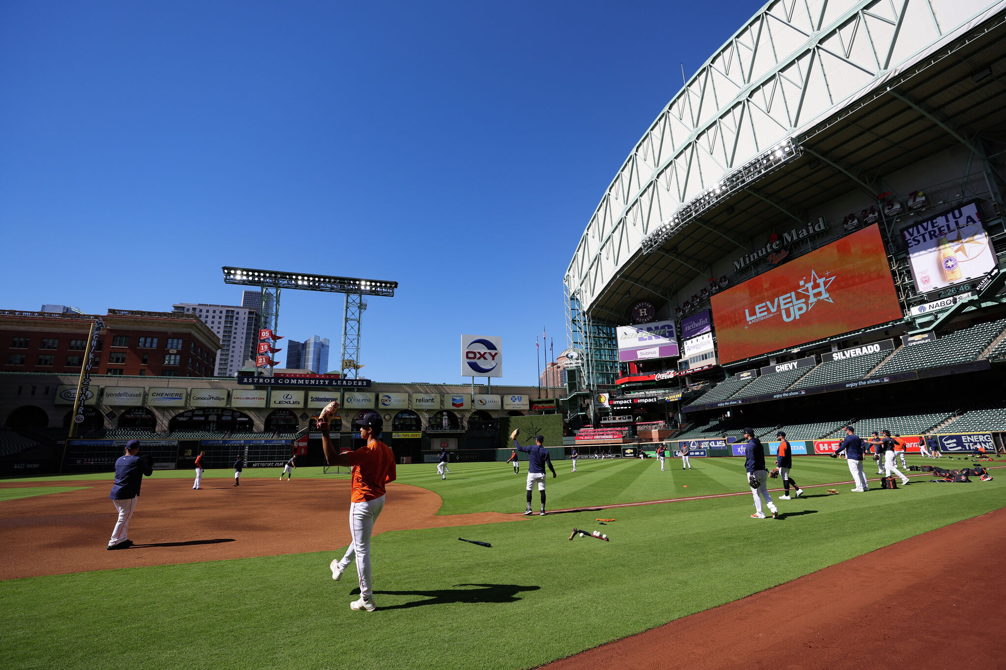 Astros announce decision on Minute Maid Park roof for Game 2