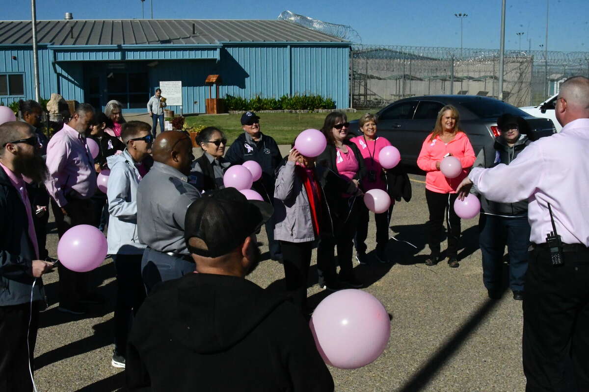 Formby Unit honors breast cancer fighters with walk and balloon release