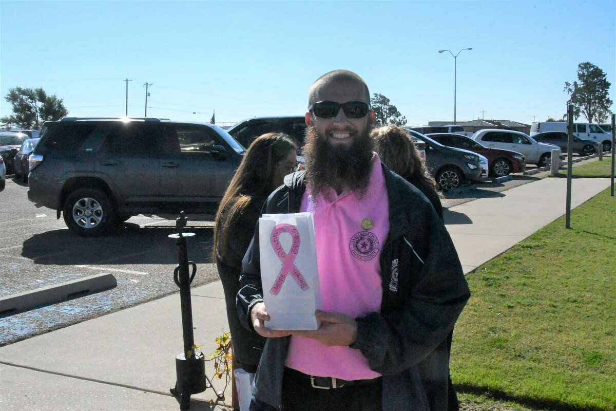 Formby Unit honors breast cancer fighters with walk and balloon release