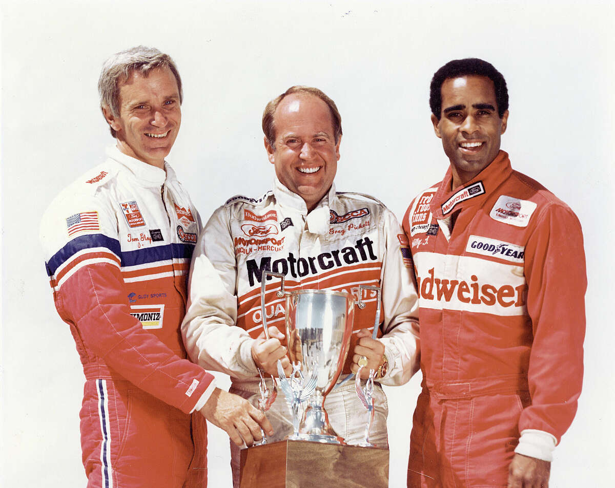 TIDAK DIKETAHUI â€?”  1984: Driver (LR) Tom Gloy, Greg Pickett dan Willy T. Ribbs mengendarai Mercury Capris untuk pemilik mobil Jack Roush selama musim SCCA Trans-AM.  Ketiganya digabungkan untuk total 11 kemenangan sepanjang tahun.  (Foto oleh ISC Images & Arsip via Getty Images)