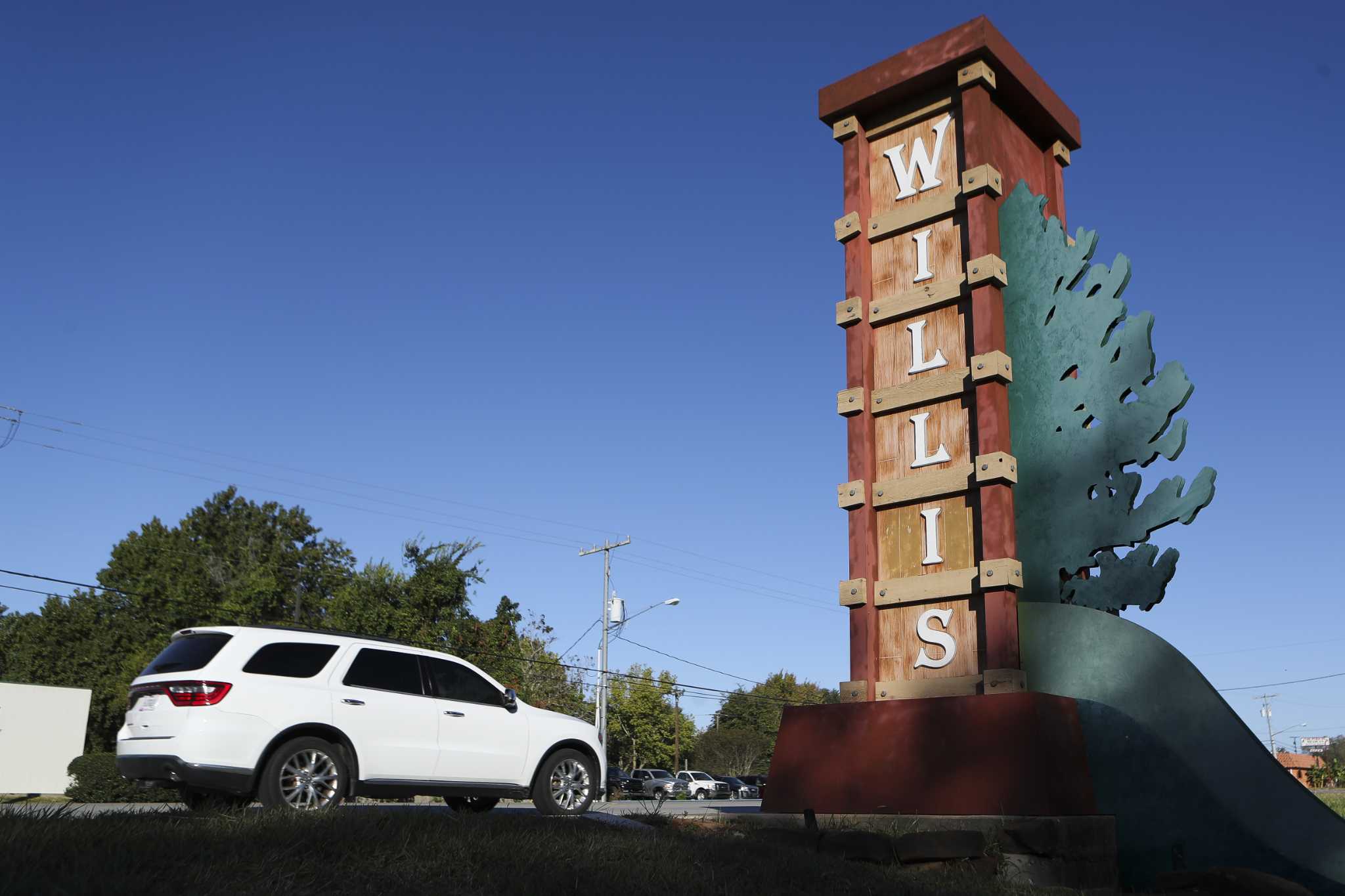 Willis could see new restaurants, business with plans for land between