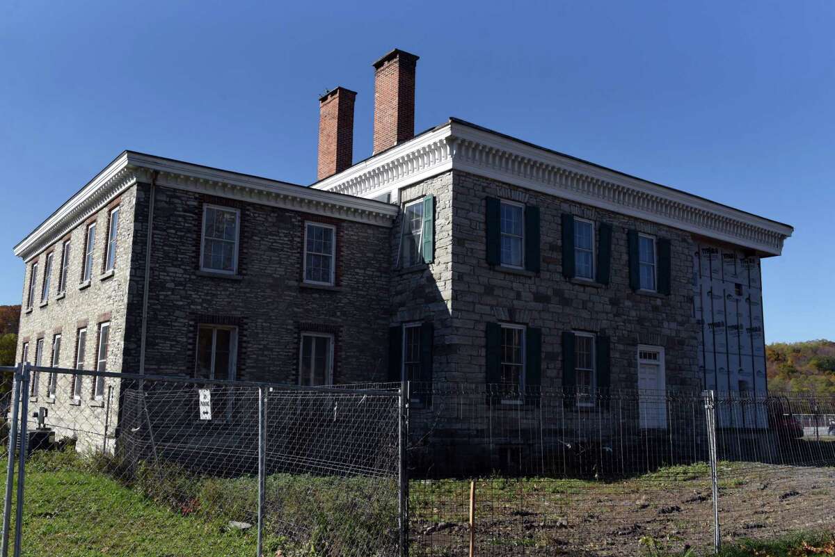 Mansions built in Amsterdam's industrial age finding new life