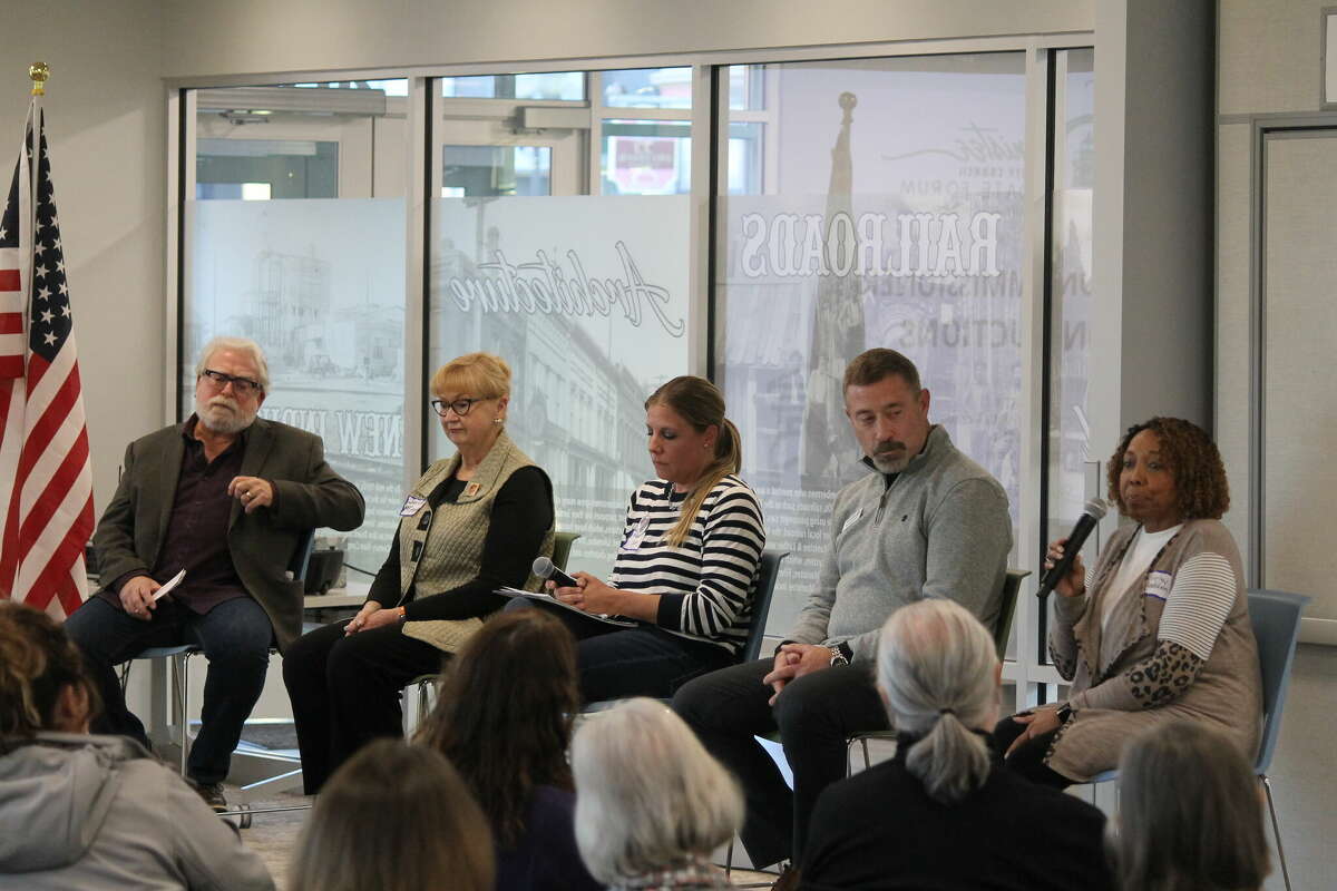 Manistee County commission candidates Howard Gimpel, Janice McCraner, Megan Scott, Jeff Dontz and Shirley Madden participate in a forum Thursday at the West Shore Community College Manistee Downtown Education Center.